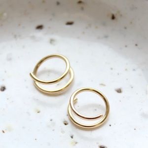 MEJURI 14kt CLASSIC GOLD TWIRL EARRINGS